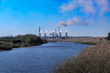 Obraz premium duvha power station in the morning