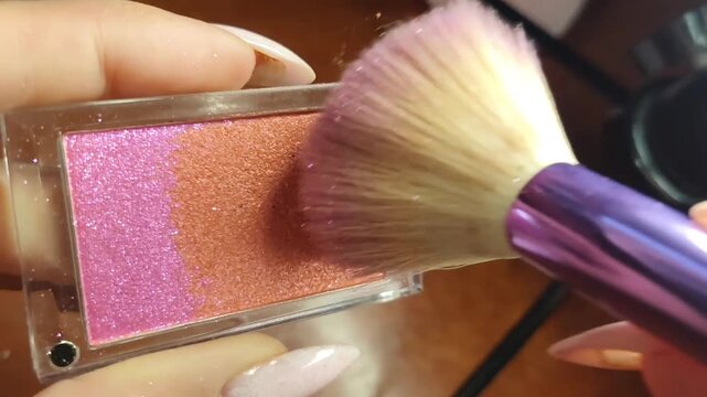 Makeup Brush Sweeping Shimmer Compact