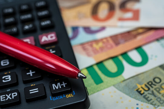 Rotstift ansetzen und Finanzmittel k&uuml;rzen