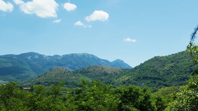 Il Massiccio del Taburno visto dal centro storico di Sant'Agata De Goti ( Benevento , Campania , Italia )