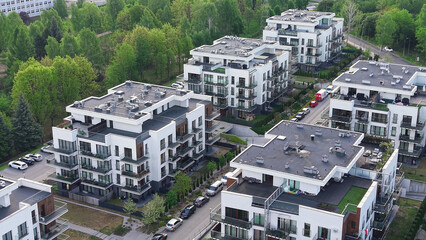 Obraz premium Housing estate with parking spaces and trees