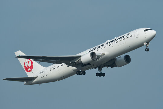 Japan Airlines Boeing 767-300ER (JA612J) departing from Haneda Airport