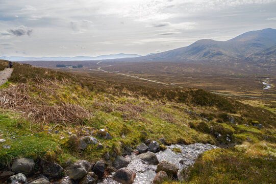 Panorama sauvage des Highlands &eacute;cossais, Glencoe