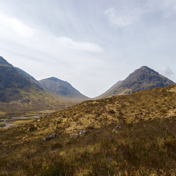 Vall&eacute;e de Glencoe dans les Highlands &eacute;cossais au printemps