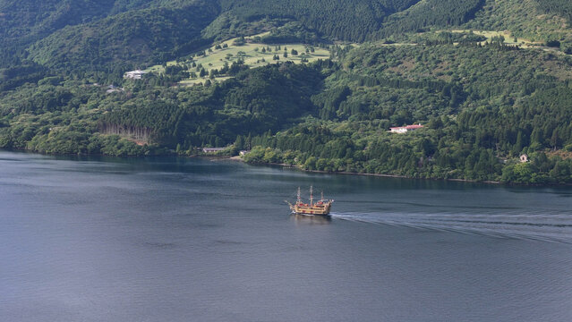 箱根・芦ノ湖と海賊船（空撮） - 神奈川県足柄郡 , 日本