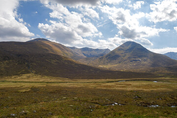 Obraz premium Paysage de montagne des Highlands écossais près de Dornie