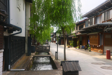 瀬戸川と白壁土蔵街・飛騨古川（岐阜県・飛騨市） © Takezo
