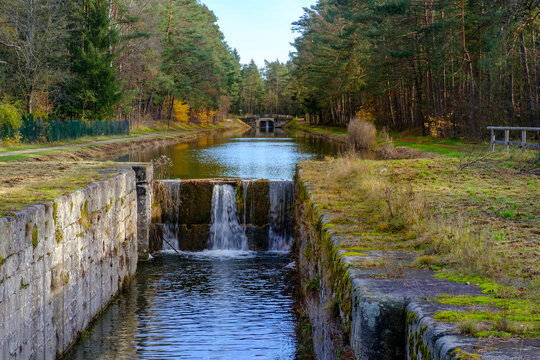 Germany, Bavaria, Schwarzenbruck, River flowing through abandoned Ludwig Canal
