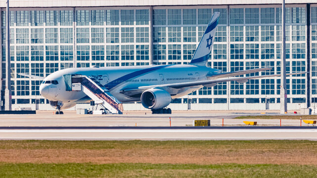 4X-ECB El Al Israel Airlines Boeing 777 passenger jet airplane on a sunny spring day at Munich airport, MUC, Freising, Bavaria, Germany