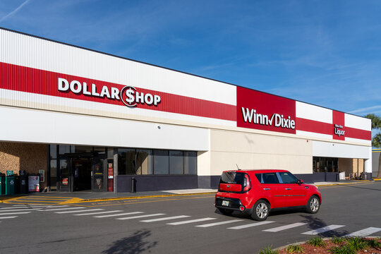 Largo, Florida, USA - January 8, 2022: A Winn Dixie supermarket and liquor store on East Bay Dr in Largo, Florida, USA. 