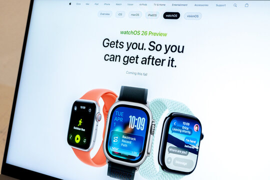 Mexico city, mexico, 05 26 2026, Apple Watch showcasing watchOS 26 preview on a Macbook screen