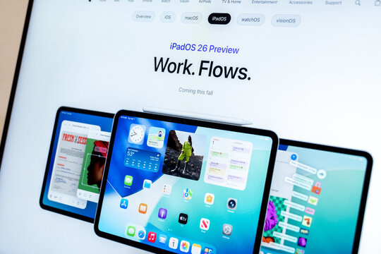Mexico city, mexico, 05 26 2026, IPadOS 26 preview showing multitasking and workflow features on Apple iPad tablets
