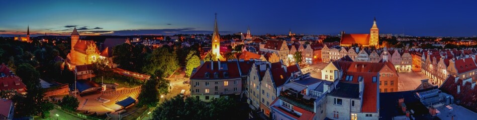 Nocna panorama Olsztyna na Warmii.