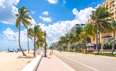 Beach promenade with palm trees on a sunny day in Fort Lauderdale © Maria