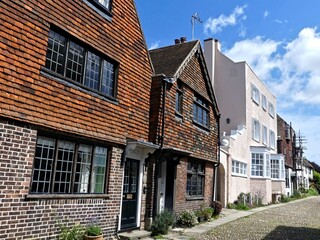 Obraz premium Rye, June 2026: A visit to the beautiful medieval village of Rye, overlooking the River Rother in East Sussex, England - View of the town 