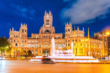 Obraz premium Madrid, Spain. City Council of Madrid in Cibeles Palace scenic architecture evening view