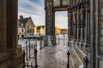 Naklejka premium Chartres Cathedral gothic architecture