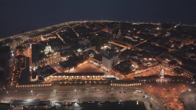 Cartagena de Noche: Centro Hist&oacute;rico, Videos D-Log M y Fotos | Night in Historic Walled City, Aerial Architecture, 4K Flat Profile, Low Light Footage, Colombia.