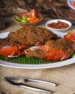 Indonesian cuisine known as Kepiting Bakar Bumbu Pace (Grilled Crab with Pace Seasoning)
