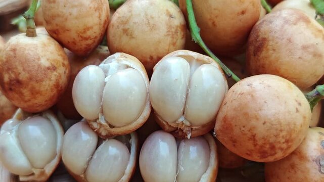 Manny fresh burmese grape on bamboo tray