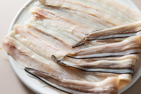Raw eel with bones and thorns removed ,