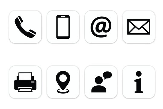 Set di dadi 3D con icone di contatto e comunicazione, inclusi telefono, email, chat, messaggi e social media su sfondo bianco