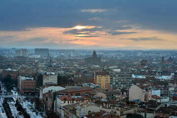 Obraz premium Toulouse, France - Aerial view of Toulouse City with Basilica of Saint Sernin is a Roman Catholic church in background 