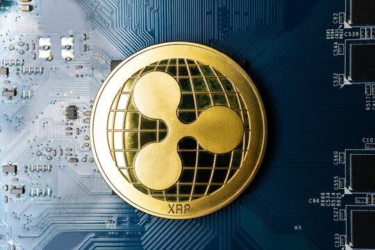  Criptomonedas y tecnolog&iacute;a. Chip procesador y entorno tecnol&oacute;gico. Concepto Blockchain y miner&iacute;a XRP Tron.