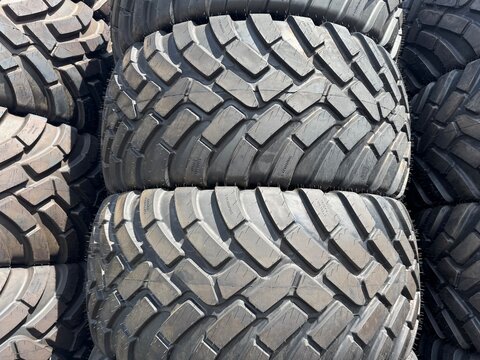 Stock di gomme da trattore