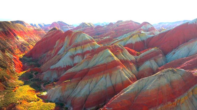 Tectonic movement, Uplift and erosion, Strata deformation, Geological timescale, Sedimentary layers, Folded rock beds, Natural sculpture by earth, Crustal movement痕迹, Millennial formation, Rock foldin