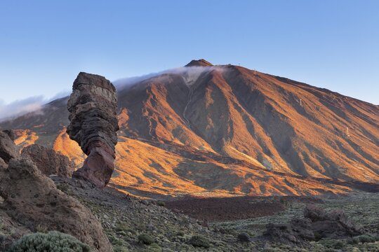 Roques de Garcia in the Caldera de las Canadas, Teide volcano, Teide National Park, UNESCO World Heritage Site, Tenerife, Canary Islands, Spain