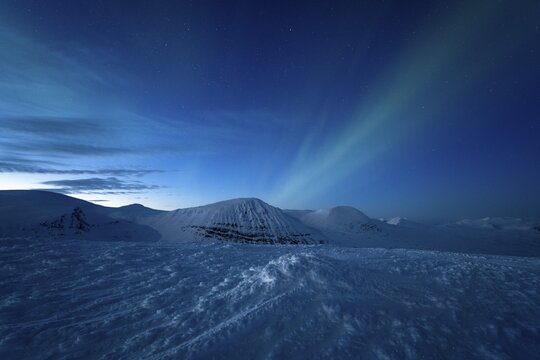 Northern Lights (Aurora borealis), Stora Sj&ouml;fallet National Park, Laponia World Heritage Site, Norrbotten, Lapland, Sweden, April 2021