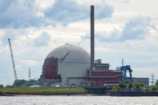 Demolition of the concrete reactor containment of nuclear power plant retired in 2003 at Stade, Germany