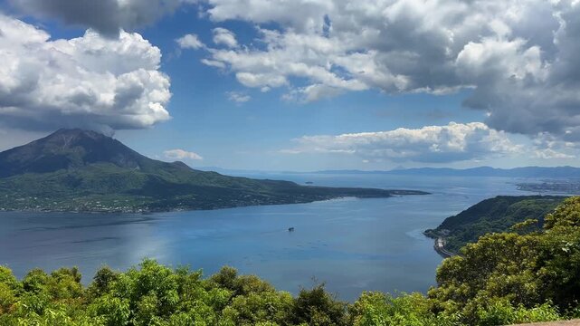 桜島と鹿児島市街地と錦江湾を望む夏の風景動画（寺山公園・4K）