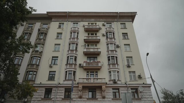 An elite apartment building in the center of Moscow since the days of the USSR. Filmed in motion