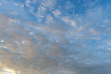 Obraz premium Sunset sky with beautiful clouds. Nature sky background.