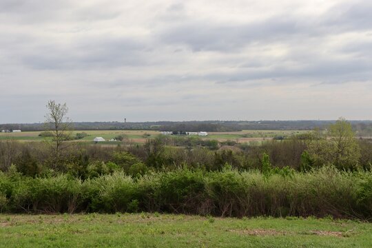 The view of the countryside on a cloudy day.