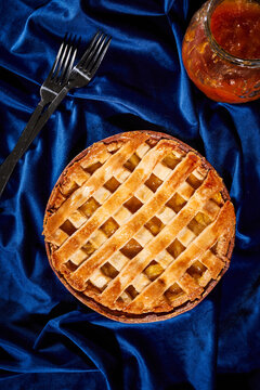 Rustic apple pie