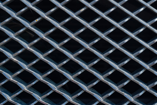 Metallic mesh grid with diagonal pattern design