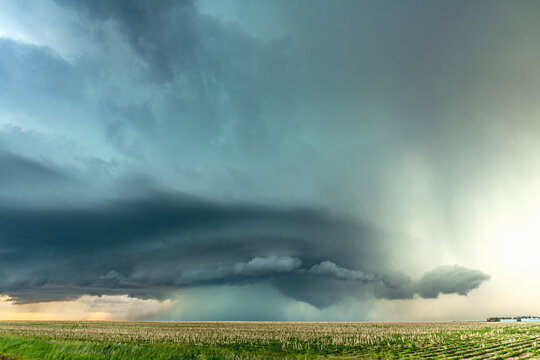 Storm cell formation in Tornado Alley