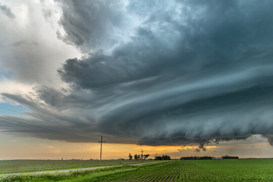 Storm cell formation in Tornado Alley