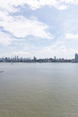 Naklejka premium New york city manhattan skyline panorama across hudson river