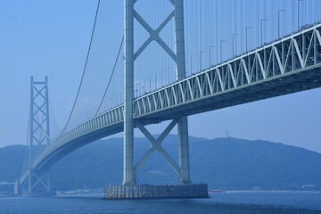 Fototapeta premium 兵庫県 明石市の明石海峡大橋
