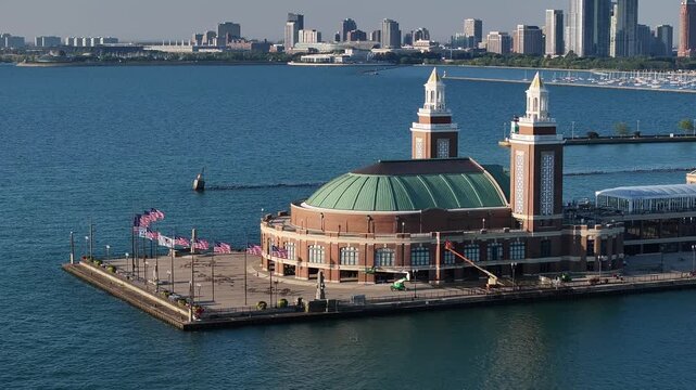 Aerial view of the skyline of the Chicago Navy Pier in the United States