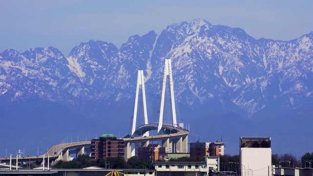 新湊大橋 立山連峰