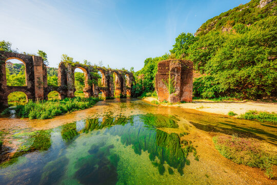 The ancient aqueduct that provided water to Nikopolis.