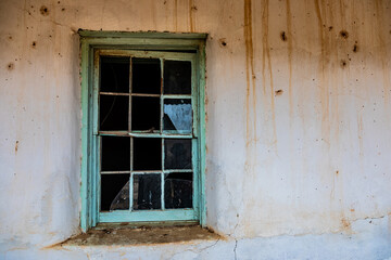 Fototapeta premium Old rustic architectural feature of derelict colonial building