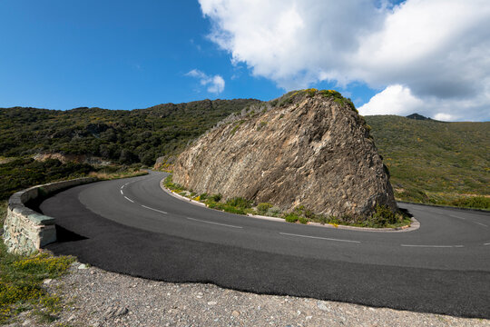 Virage sur la route d'Occi