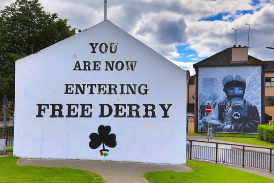 DERRY, UK - JUNE 24, 2024: You are now entering free Derry sign in Derry (aka Londonderry) in Northern Ireland.