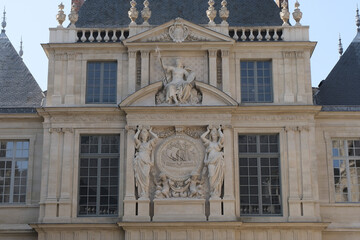 Obraz premium Classical/Neoclassical building façades, columns, pediments, Statues, Greco-Roman shapes and design, Ornaments... From this Architectural style inspired by Classical Antiquity. Mostly taken in Paris.